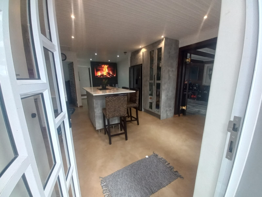 3 Bedroom Property for Sale in Woodlands Western Cape